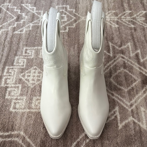 MADDEN GIRL WHITE WESTERN ANLLE BOOTS - Picture 3 of 3